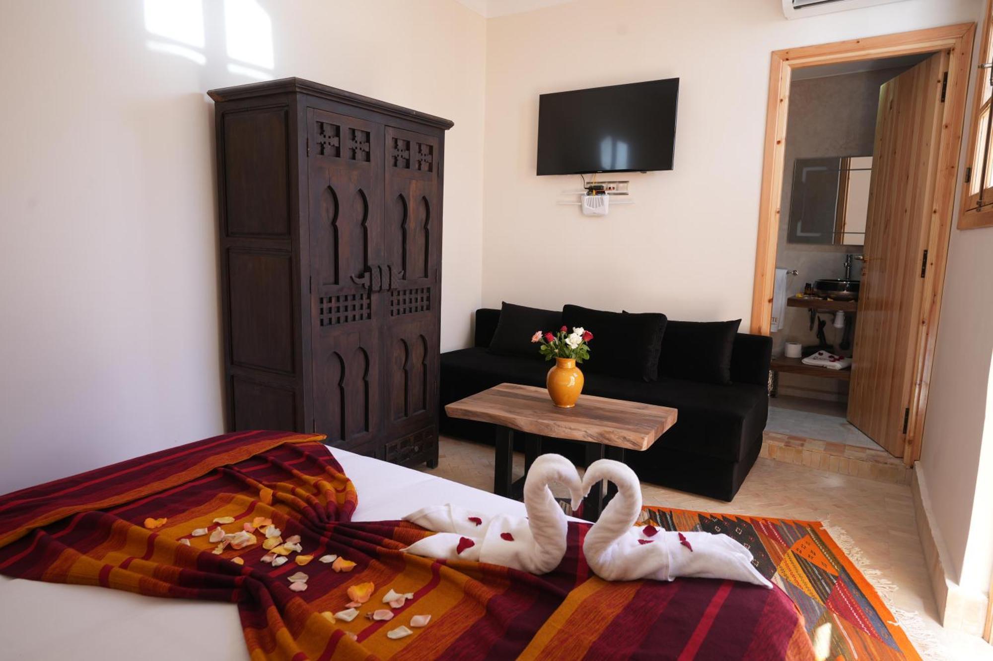 אסאוירה Riad Babette מראה חיצוני תמונה